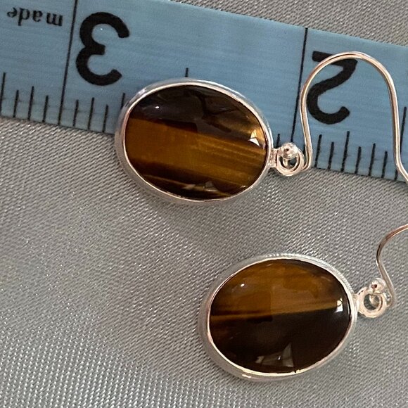 Earrings in Sterling Silver with Tiger Eye Cabochons - Picture 4 of 7